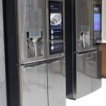 Смарт-холодильник LG InstaView ThinQ получил 29-дюймовый тачскрин